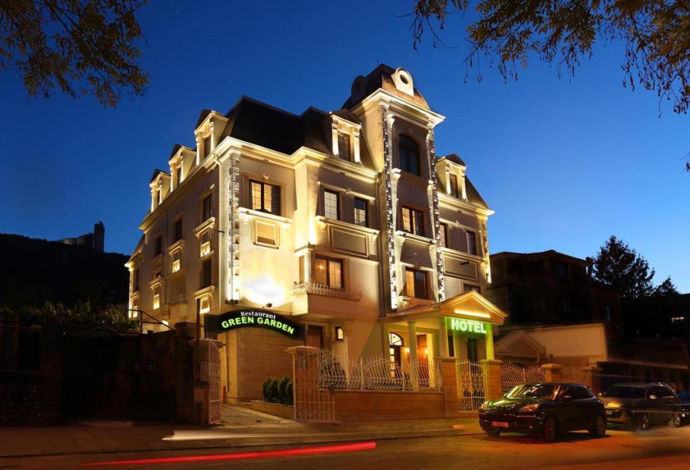 Hotel Green Garden Shumen Bagian luar foto