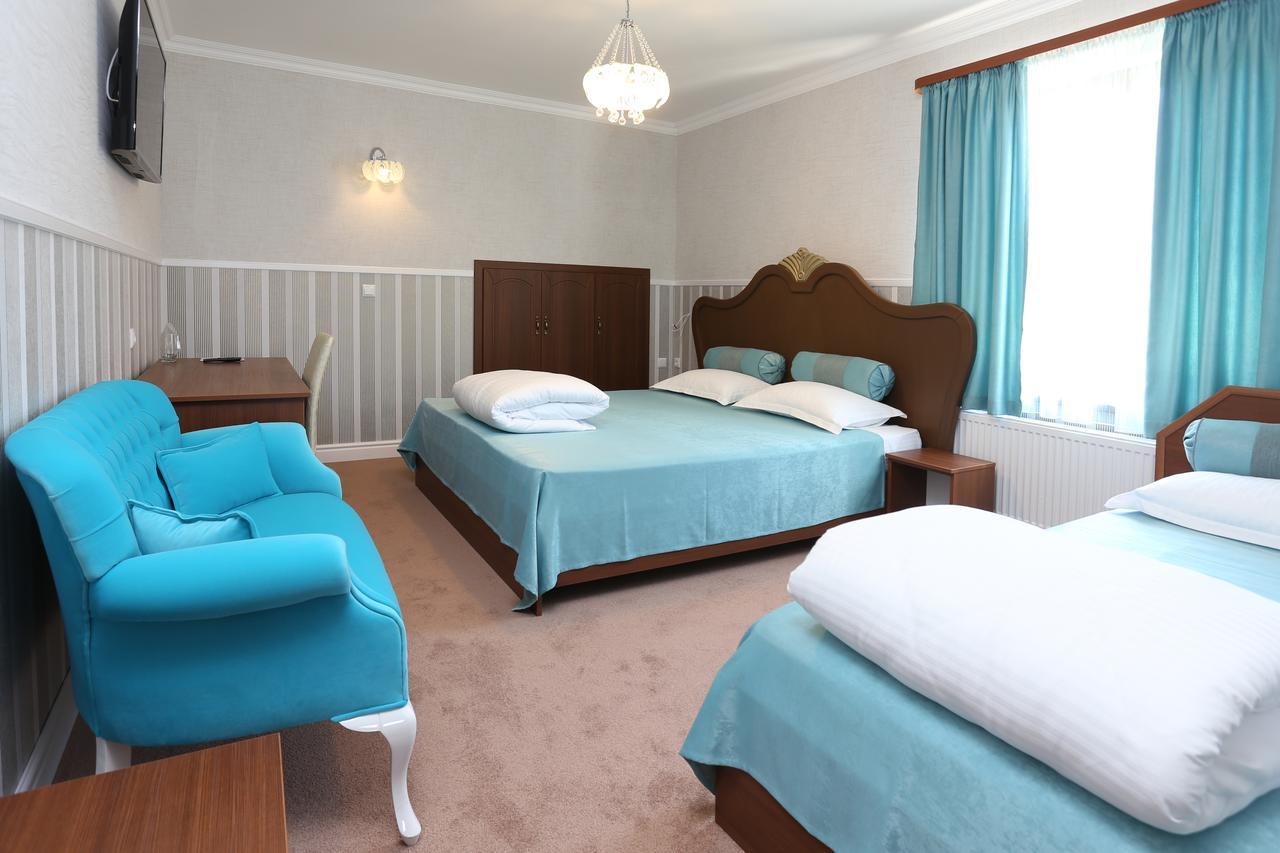 Hotel Green Garden Shumen Bagian luar foto