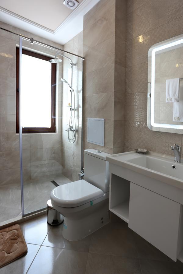 Hotel Green Garden Shumen Bagian luar foto