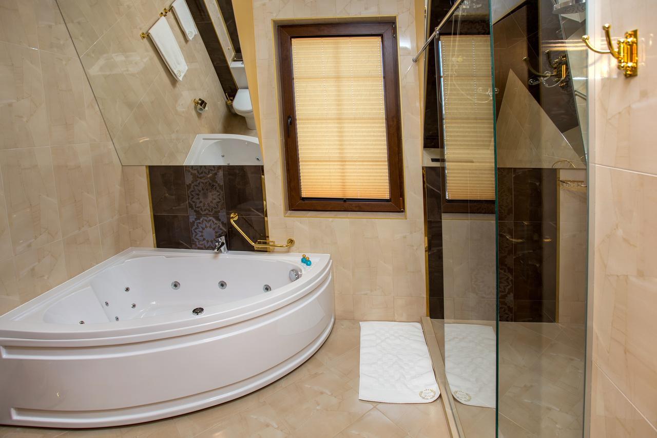Hotel Green Garden Shumen Bagian luar foto
