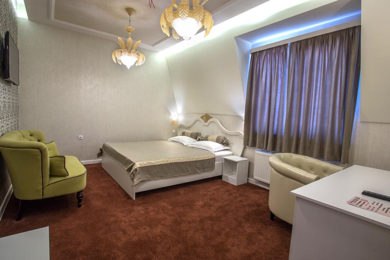 Hotel Green Garden Shumen Bagian luar foto